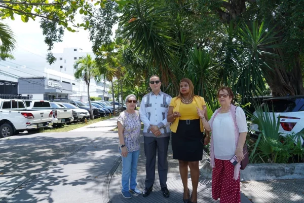 Representantes de las Juntas de Vecinos de Gazcue y Ciudad Nueva. Franklin Santana