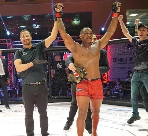 Reynaldo “Tiki” Acevedo, rival de Cristian Pinales.