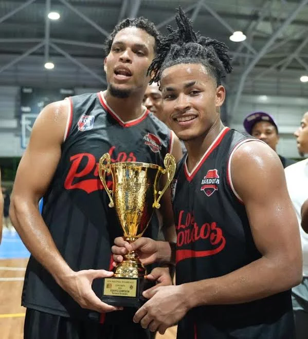 Eddy Mercedes y Jefry Abreu, principales anotadores.