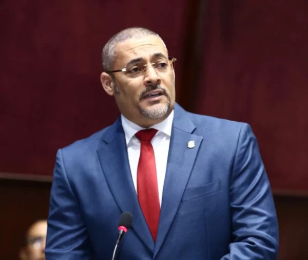 Edward Espíritusanto, Senador de La Romana