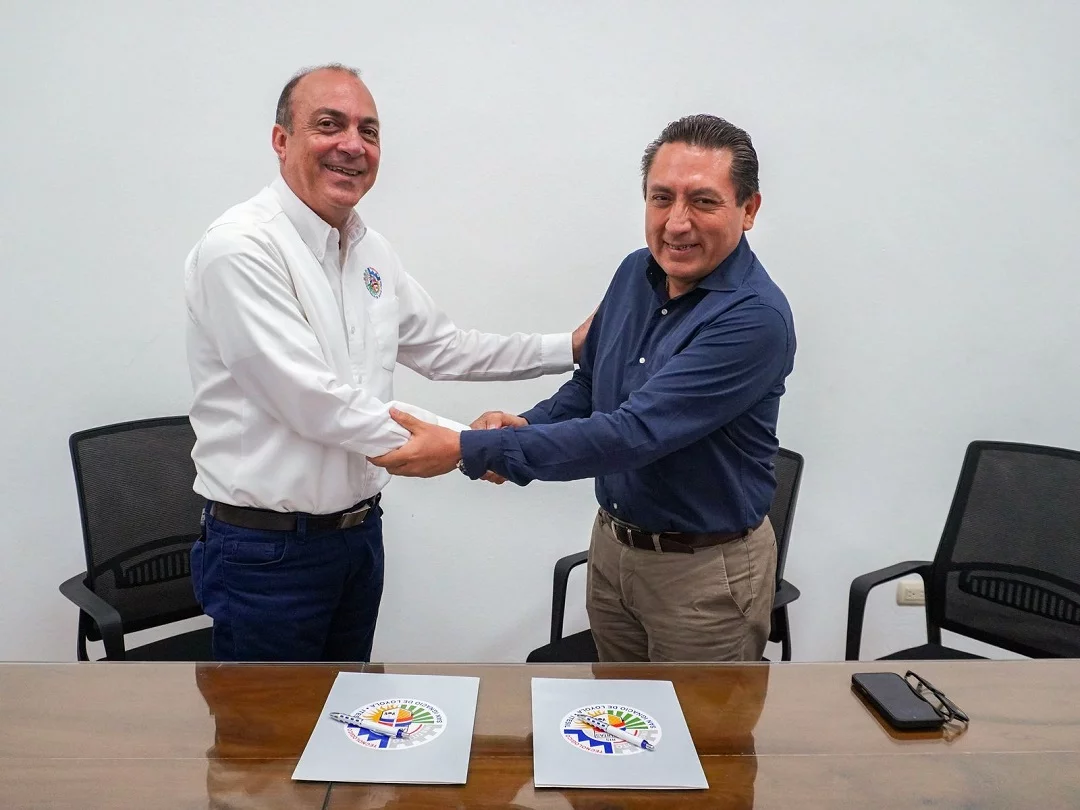 El padre José Rafael Núñez Mármol y Mario Medina.