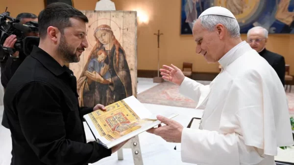 El papa León XIV recibe a Zelensky en el Vaticano tras iniciar su pontificado