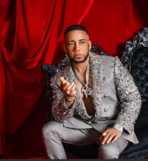 Elvis Martinez es número uno en Monitor Latino