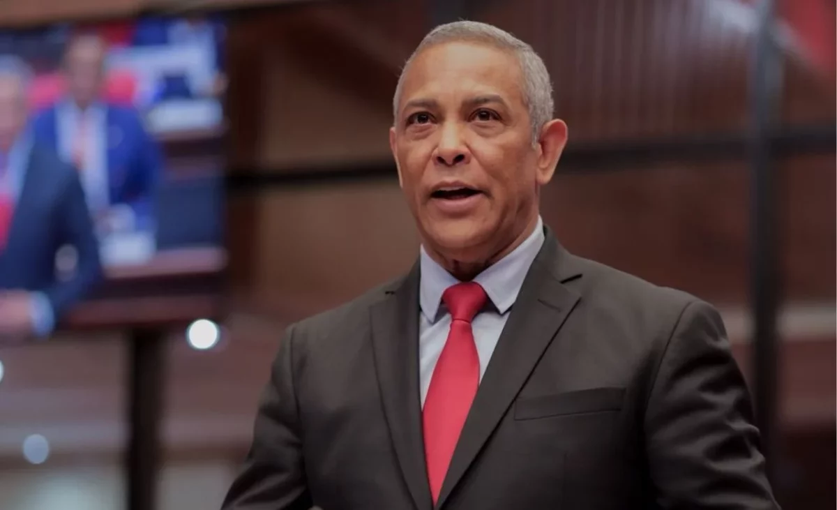 Franklin Romero se quejó de los apagones en la región norte.
