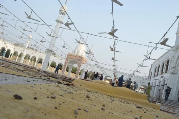 India bombardea sistemas de defensa aérea en Pakistán