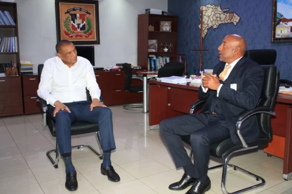 Javier Rodríguez presidente AIBI junto a Senador de El Seibo Santiago José Zorrilla- 14