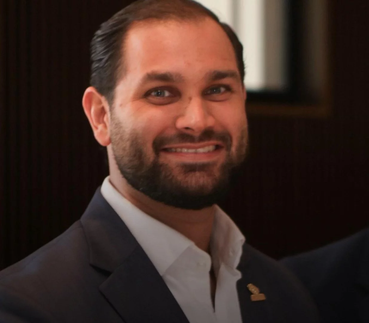 Regidor de Guayacanes propone cobrar por habitación hotelera para fortalecer finanzas municipales