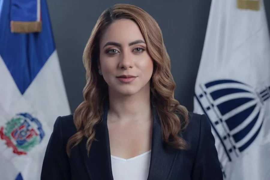 Licenciada Gloria Reyes, directora general de Supérate. Licenciada Gloria Reyes, directora general de Supérate.