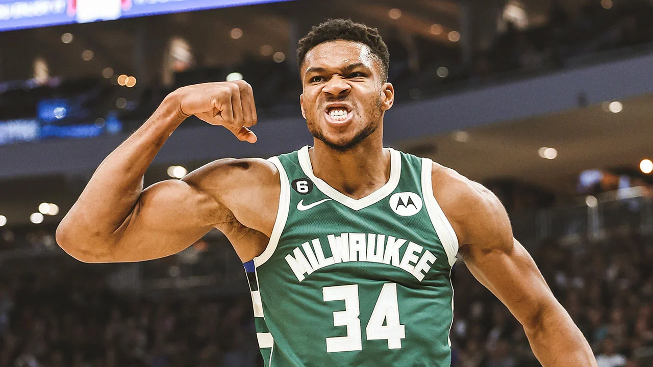 Antetokounmpo anuncia su continuidad en Milwaukee con guiño a 'El lobo de Wall Street'