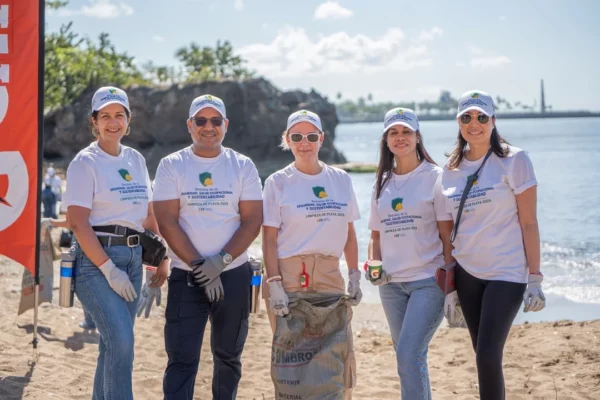 Natalia Ureña, Carlos Joel Rodríguez, Yris Hernández, Gloria Matías y Glenys Luna. jpg