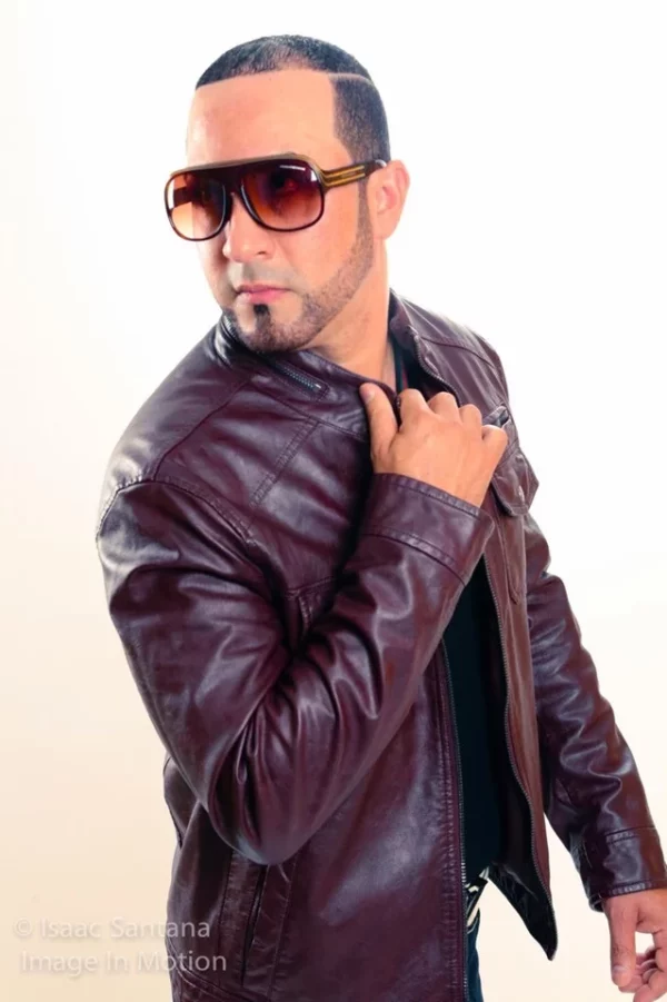 Nicol Peña promociona el tema Alaska