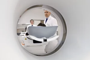 Nuevo equipo de tomografía computarizada que ofrece mejores imágenes con menos radiación