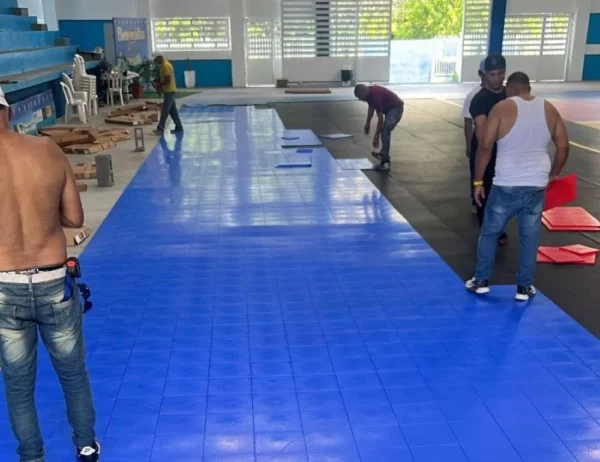 .PISO EN SAN CRISTOBAL