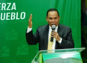 Radhamés Jiménez critica altos precios de combustibles pese a baja del petróleo