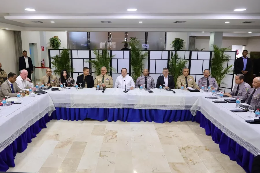 Reunión de seguridad encabezada por Paliza. Reunión de seguridad encabezada por Paliza.