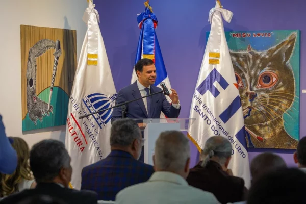 Roberto Ángel Salcedo anuncia Feria Internacional del Libro 2025 será a finales de septiembre