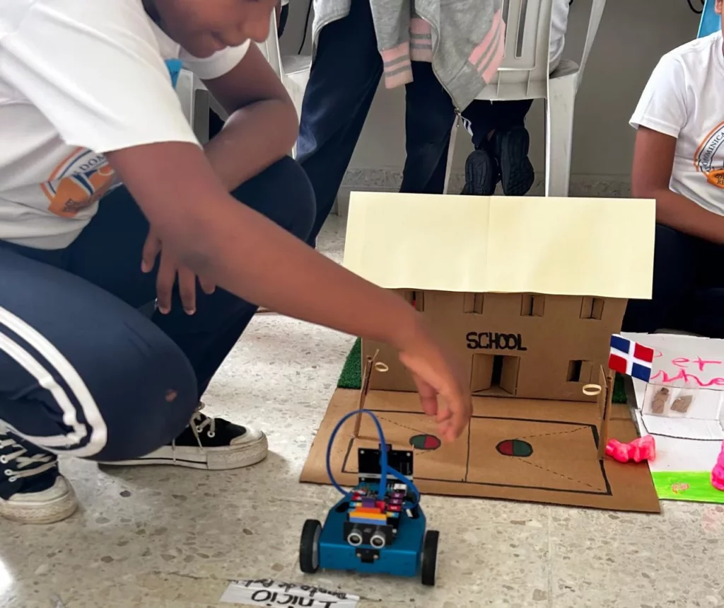 La primera competencia de robótica en República Dominicana