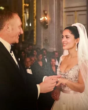 Salma Hayek celebra el cumpleaños 63 de su esposo
