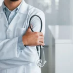 Médicos generales denuncian exclusión de congresos y piden respaldo de la industria farmacéutica
