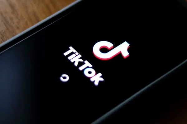 La UE acusa a TikTok de infringir la Ley de Servicios Digitales y considera sanciones