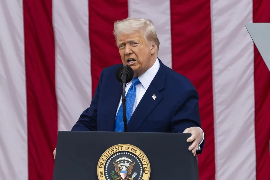 Trump-dice-que-la-UE-quiere-negociar-rapidamente-tras-amenaza-de-arancel-del-50-