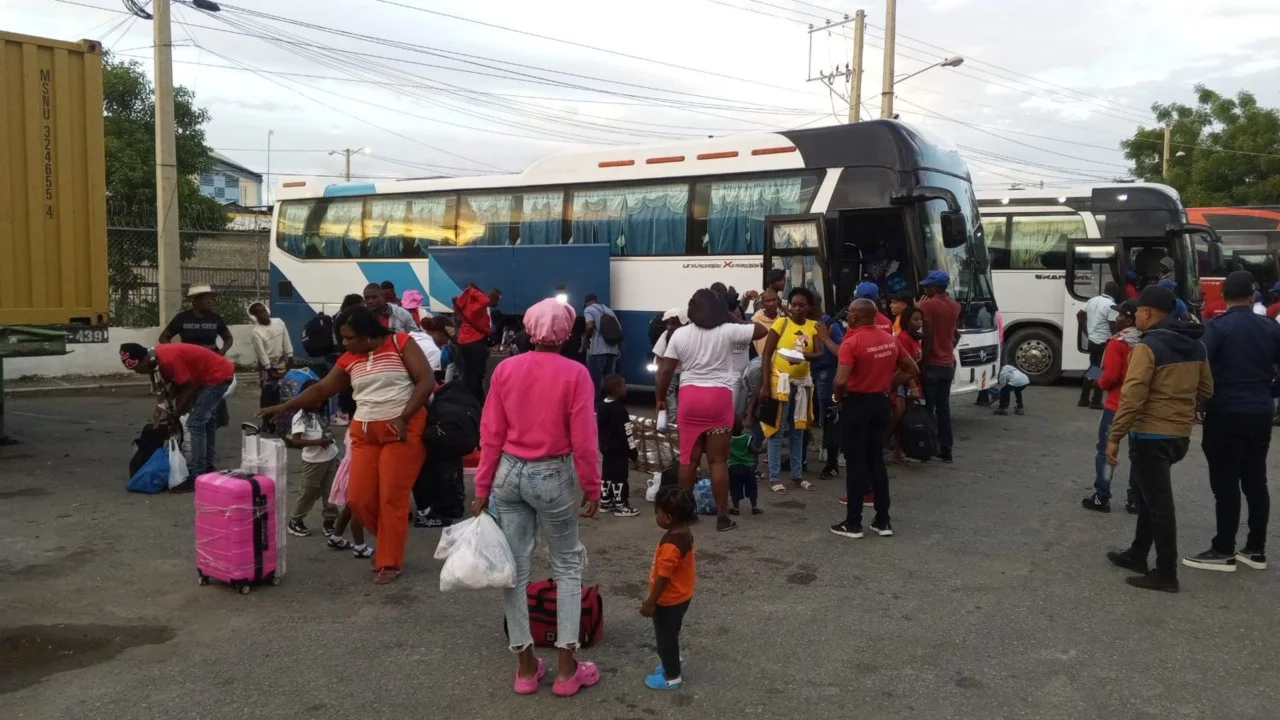 Migración detiene  1,203 haitianos indocumentados y repatría 978 en operativos a nivel nacional