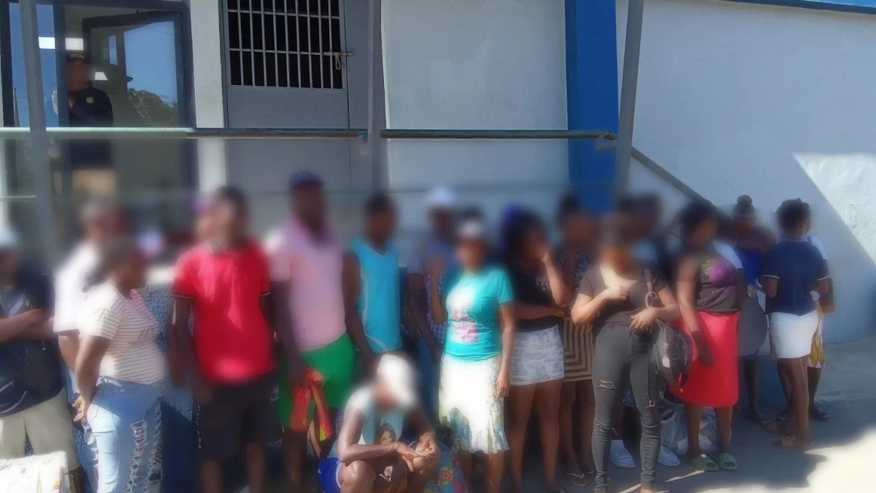 996 haitianos detenidos y 527 deportados en un solo día, informa Migración