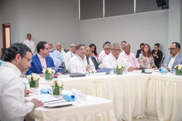 Limber Cruz encabeza la coordinación para la fusión del Instituto Agrario Dominicano con el Ministerio de Agricultura