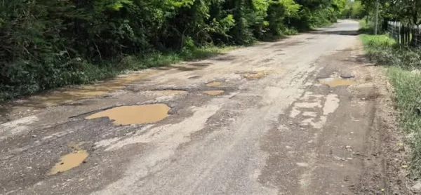 El mal estado de la vía dificulta el tránsito. Fuente externa