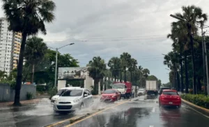 Ministerio de Trabajo RD insta empleadores a flexibilizar jornada laboral por intensas lluvias. FOTO: German Marte