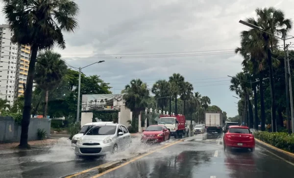 Algunas de las principales avenidas del país han estado inundadas por las lluvias. German Marte