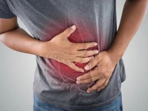 Las enfermedades inflamatorias intestinales (EII), hacen referencia a los trastornos que presentan inflamación crónica del tracto digestivo. Fuente externa