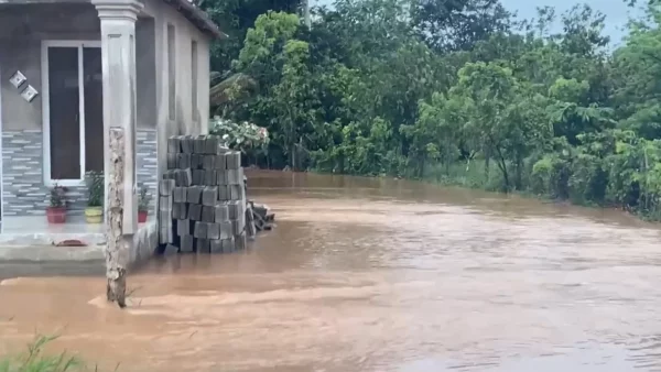 Inundaciones afectan sectores del Gran Santo Domingo y María Trinidad Sánchez