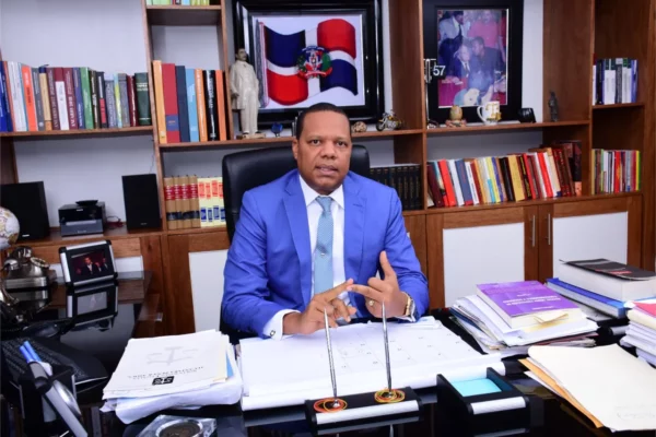 (foto) Doctor Eddy Alcántara (1)