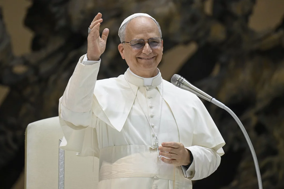 papa saludando