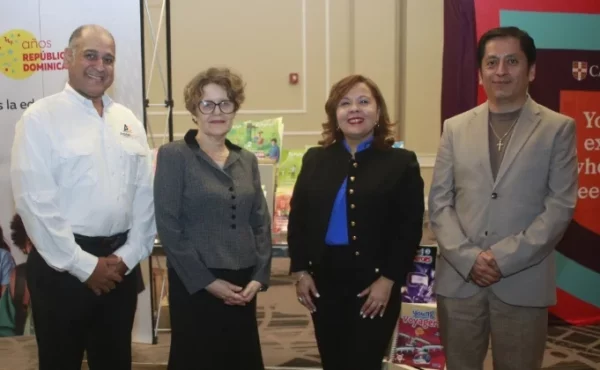 Frankemberg Ureña, Mónica Volenteri, Gabriela Huguet y Carlos Aburto.