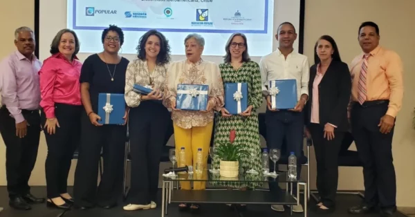 Expertos durante la celebración del foro.