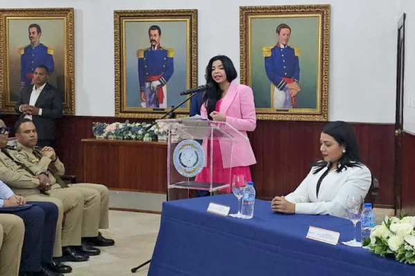 yeni berenice reinoso habla