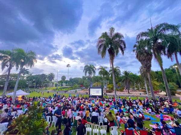 0328e9d8-1cc8-4b77-8a70-33cbda36f4d9 v1