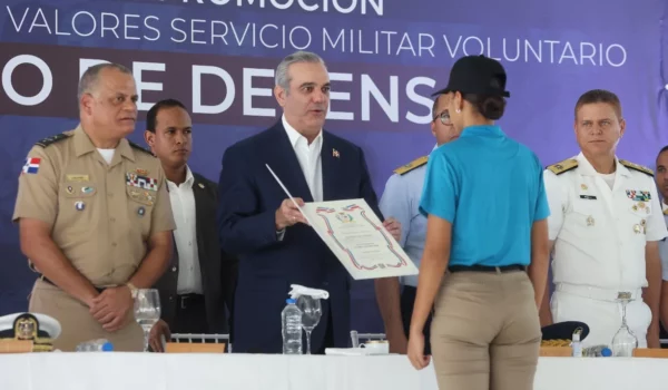 La expansión del programa actualmente impacta a más de 14,000 estudiantes.