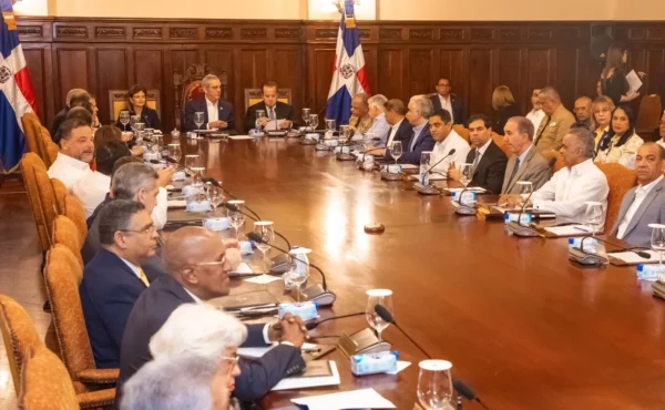 El  presidente y la vicepresidenta durante la celebración  50º del Consejo de Ministros.