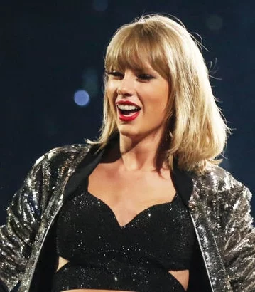 La cantante Taylor Swift sorprendió con actuación. La cantante Taylor Swift sorprendió con actuación.
