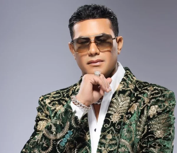 El llamado Cacique de la Bachata, Raulín Rodríguez.