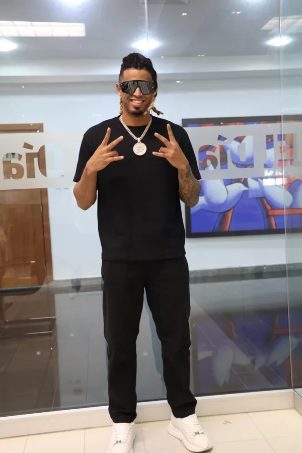 Erick Peña lanzará este viernes su primer sencillo titulado “Siete millones”.  José de  León