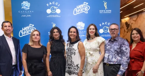 Ejecutivos de la entidad durante la rueda de prensa.