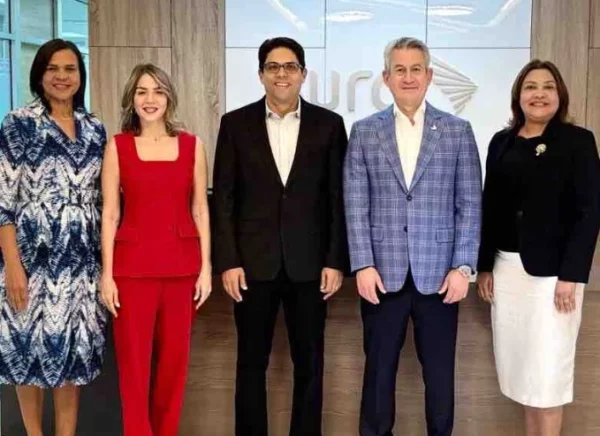 Gina Jiménez, Patricia Abreu, Juan Amell Llibre, James García y María de Jesús.