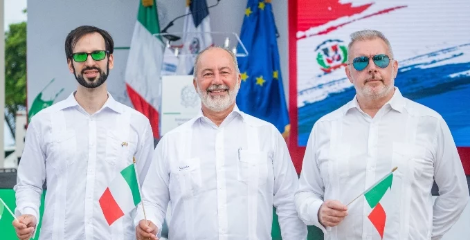 Rodolfo Colaci, Stephano Queirolo Palmas y Coronel Andrea Azzolin. Rodolfo Colaci, Stephano Queirolo Palmas y Coronel Andrea Azzolin.