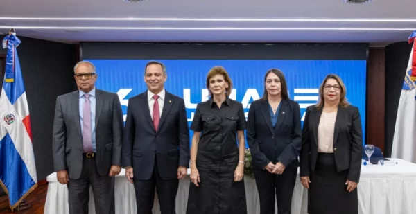 Alejandro Moscoso Segarra, Luis Henry Molina, Elena Viyella, Rosángela Sánchez y Rosa Luisa Fernández.