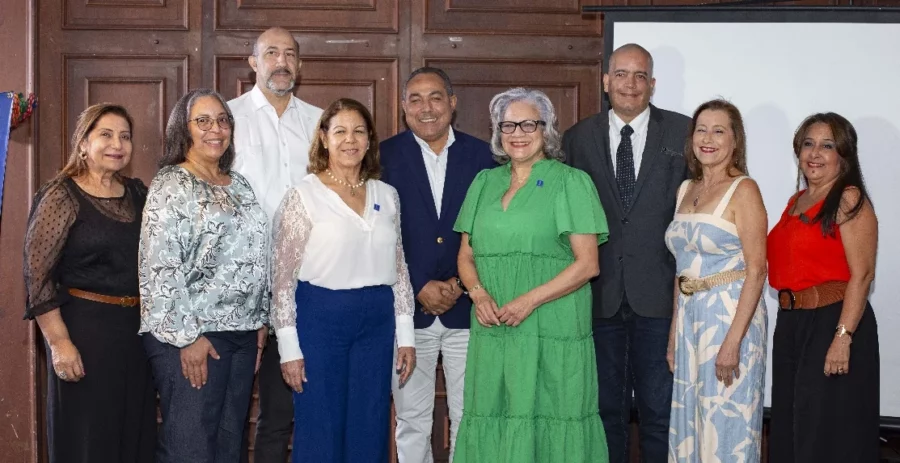 Miembros del patronato durante la actividad. Miembros del patronato durante la actividad.