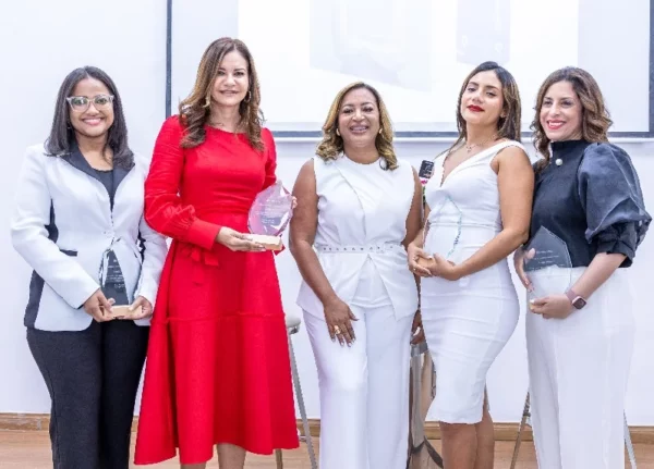 Danielis Fermín, Celeste Pérez, Irene Morillo, Ginger Bejarano y Mariel Almonte.